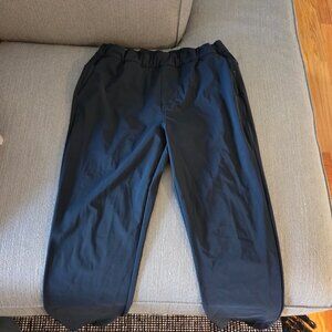Vuori Miles ankle pants, medium, Ink